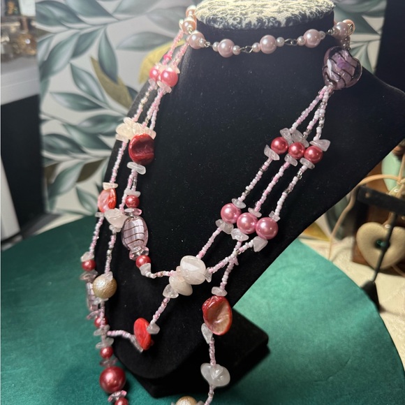 Source Unknown Pink‎ and Red Multi-Strand Necklace with Sparkling Beads - Picture 1 of 6